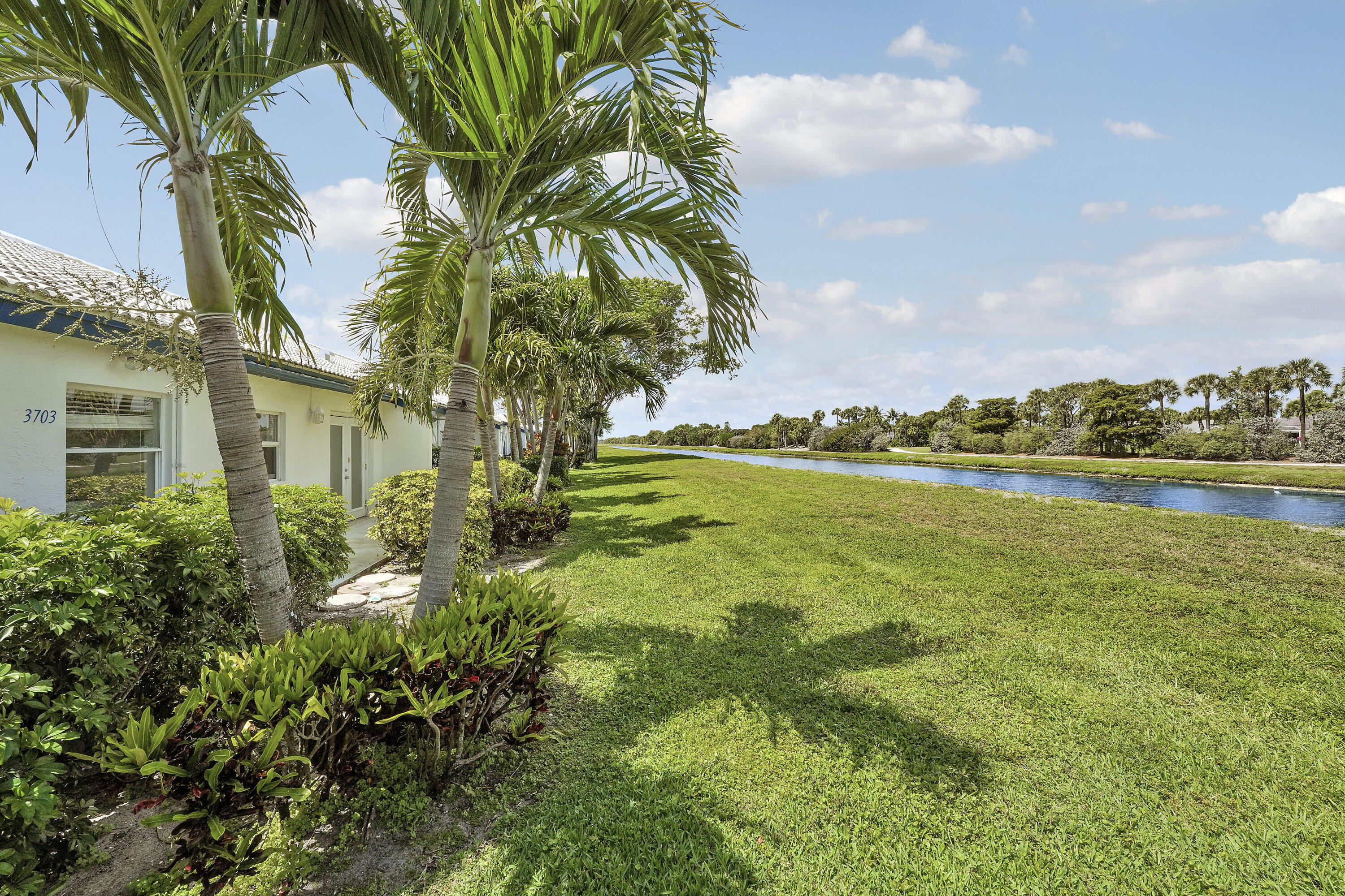 MYKONOS COURT OF BOCA GOLF & TENNIS CLUB - Residential