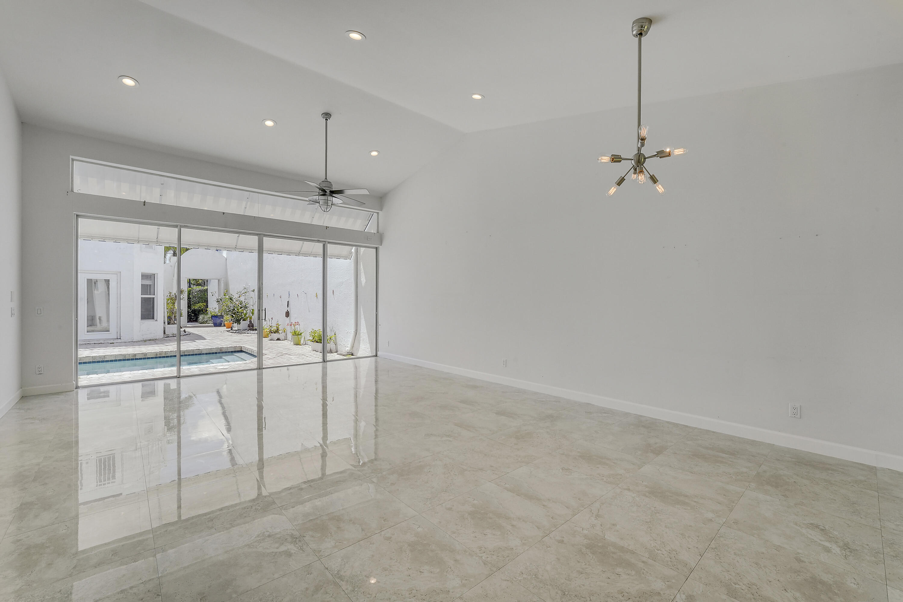 MYKONOS COURT OF BOCA GOLF & TENNIS CLUB - Residential