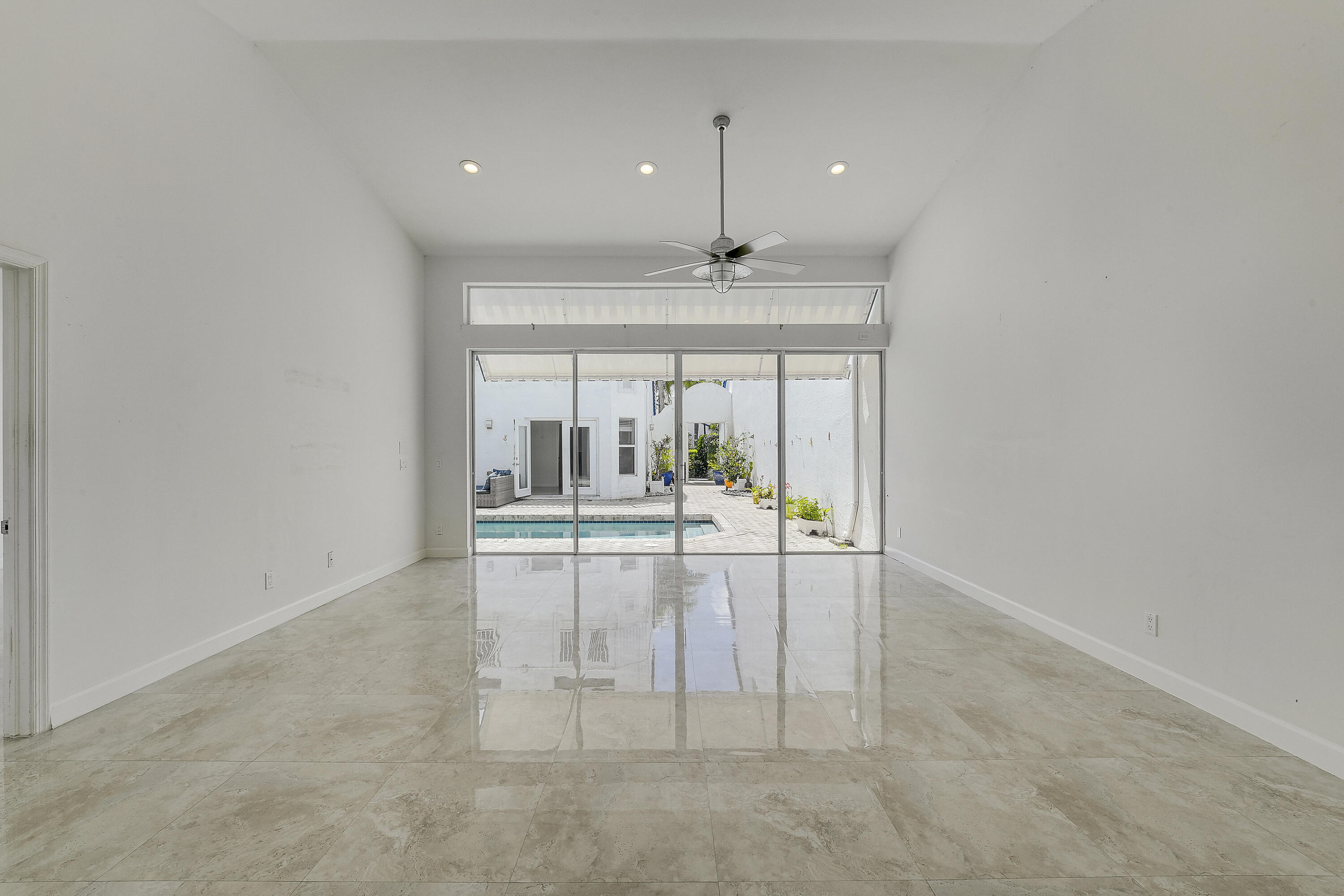 MYKONOS COURT OF BOCA GOLF & TENNIS CLUB - Residential