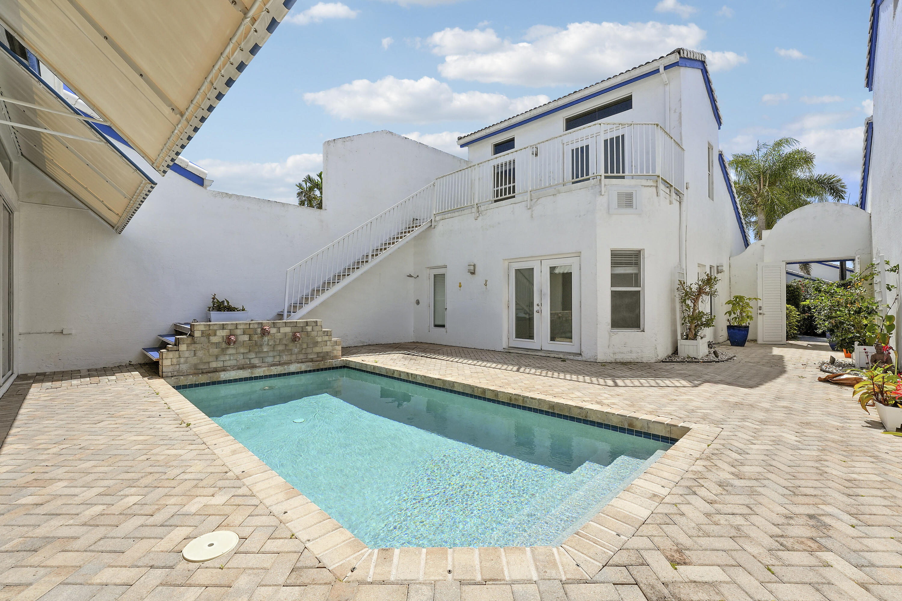 MYKONOS COURT OF BOCA GOLF & TENNIS CLUB - Residential