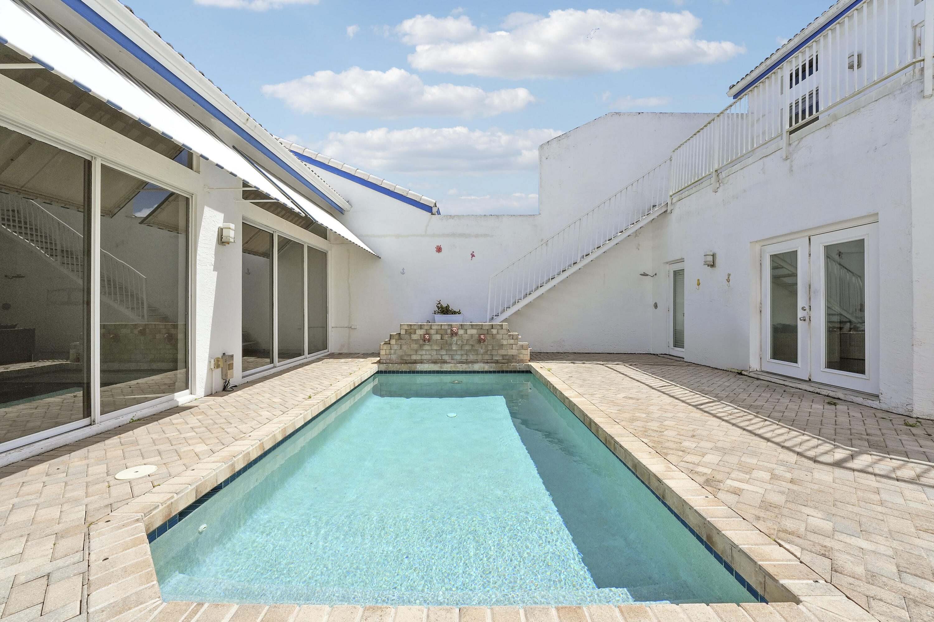 MYKONOS COURT OF BOCA GOLF & TENNIS CLUB - Residential