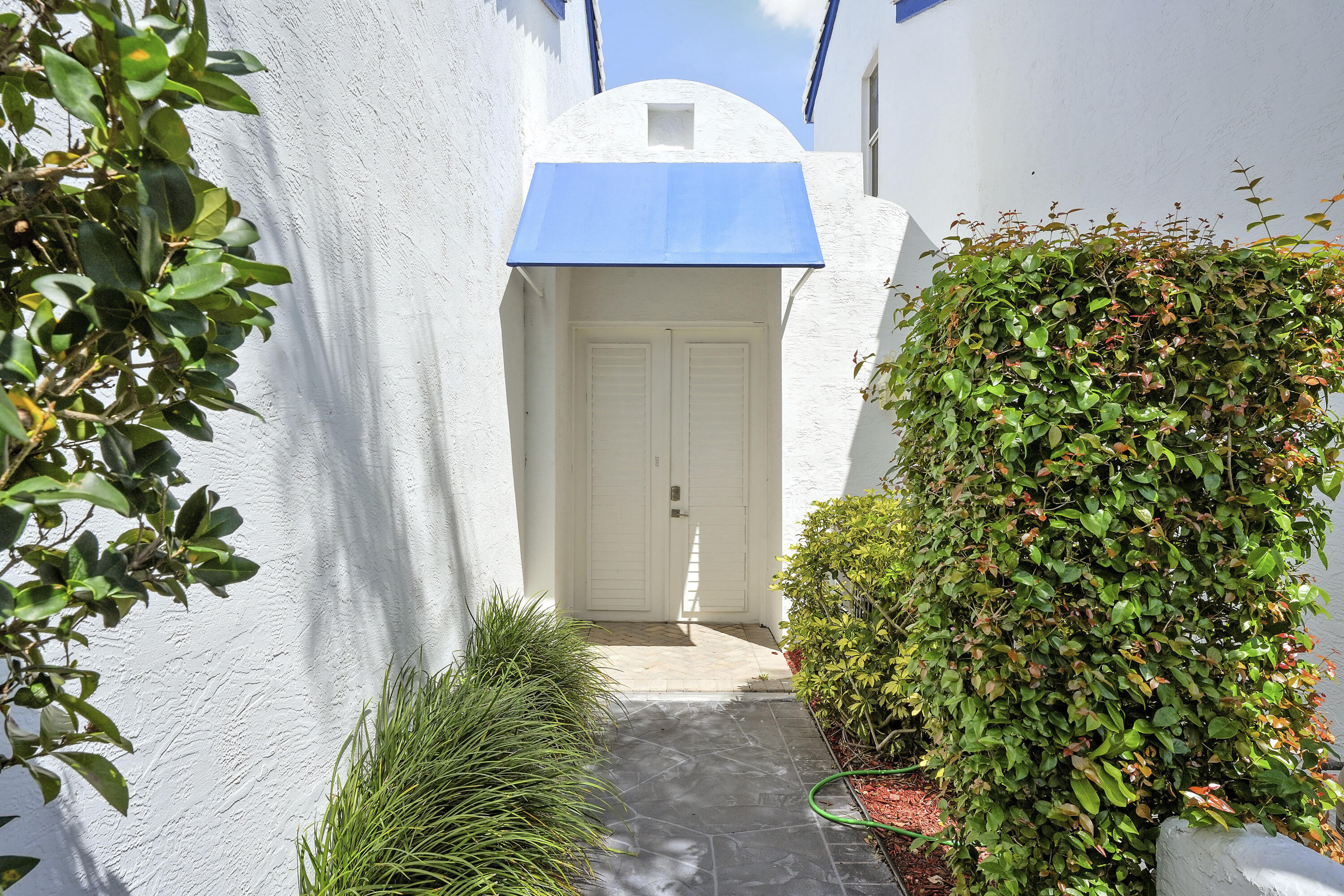 MYKONOS COURT OF BOCA GOLF & TENNIS CLUB - Residential