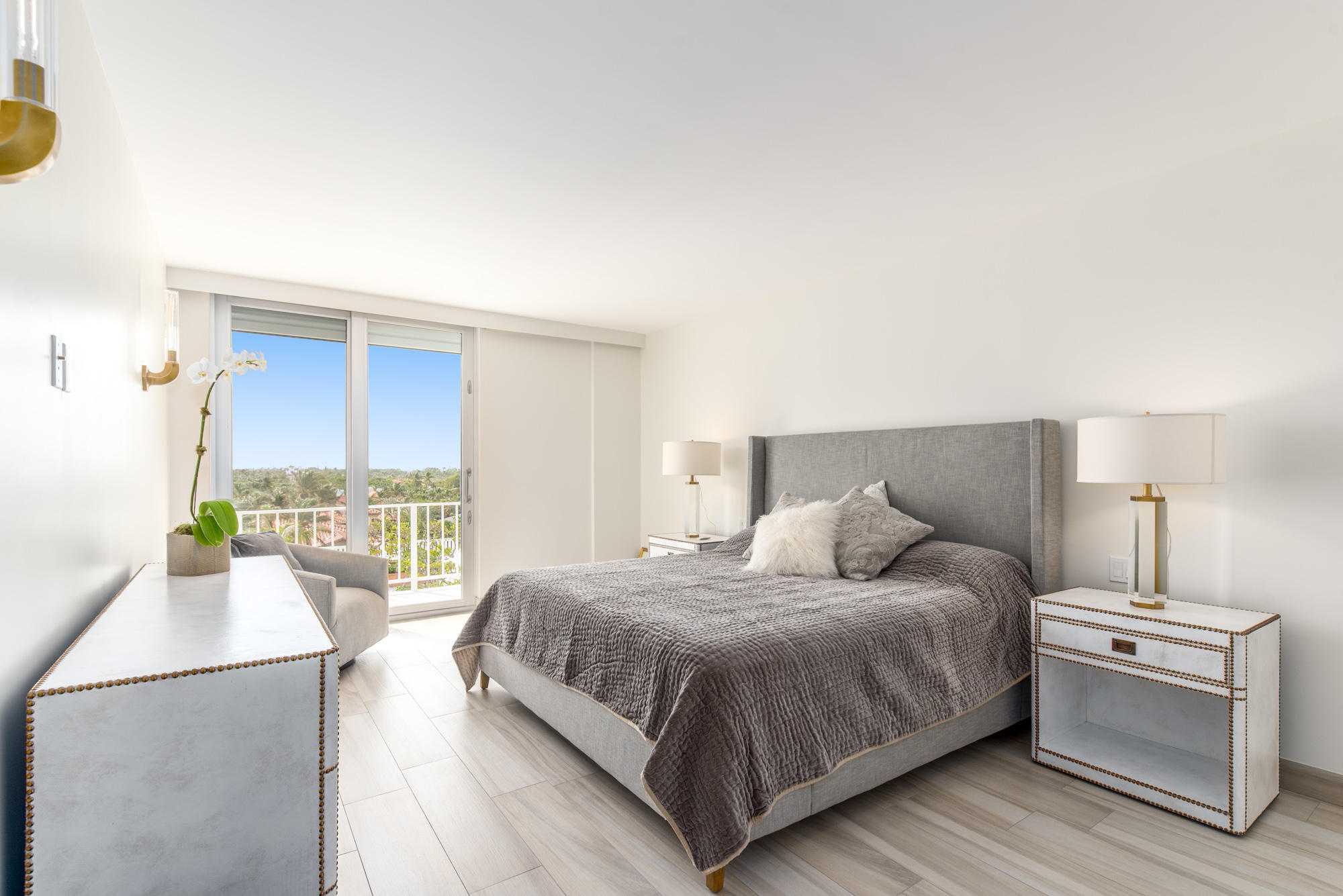 WINTHROP HOUSE COND DECL - Residential