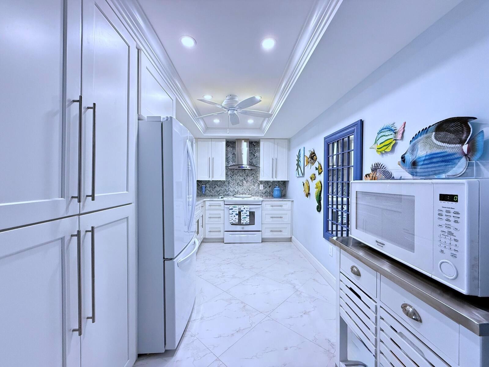 BARCLAY CONDO - Residential Lease