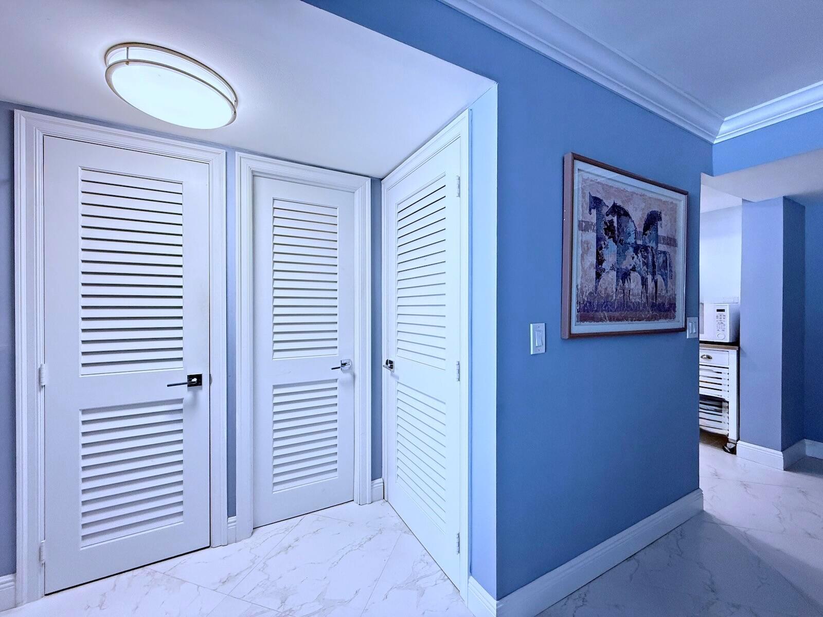 BARCLAY CONDO - Residential Lease