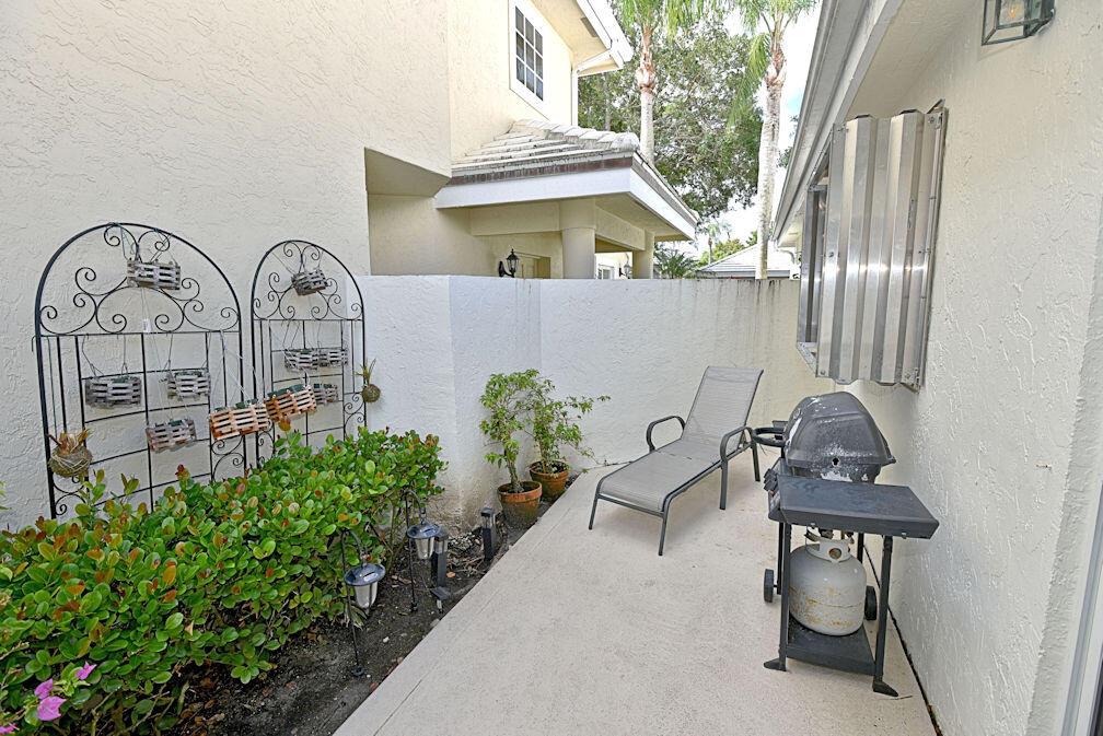 CANTERBURY AT PGA NATIONAL - Residential