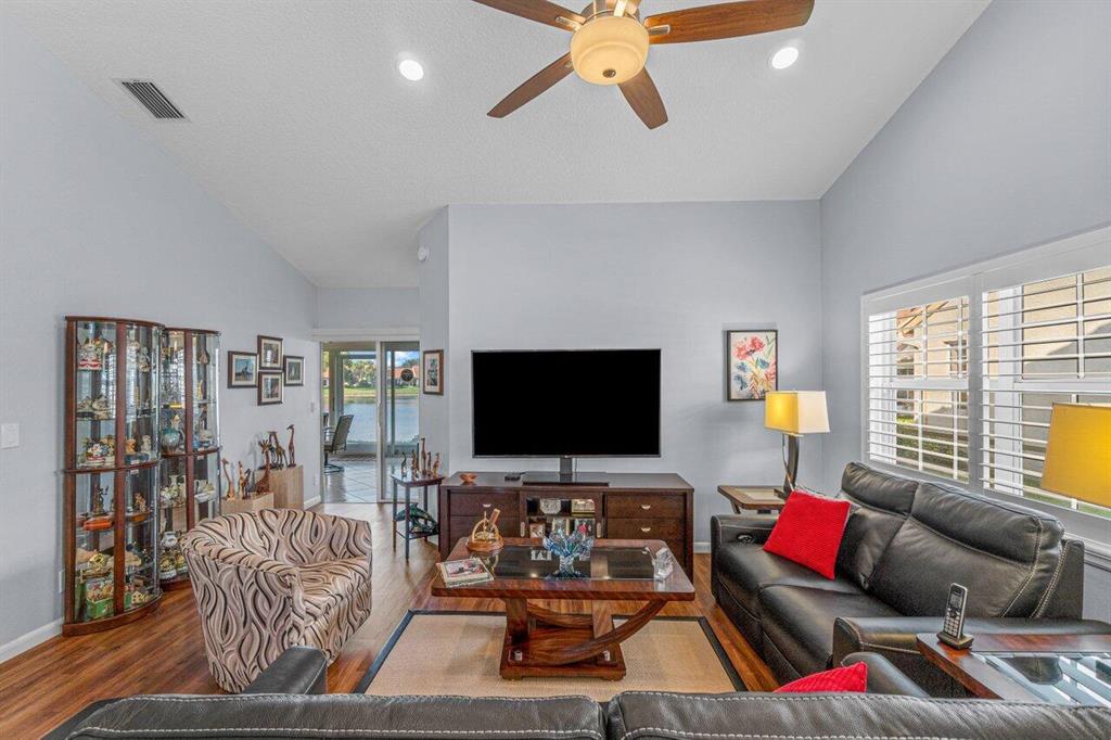 EMERALD POINTE 2 - Residential