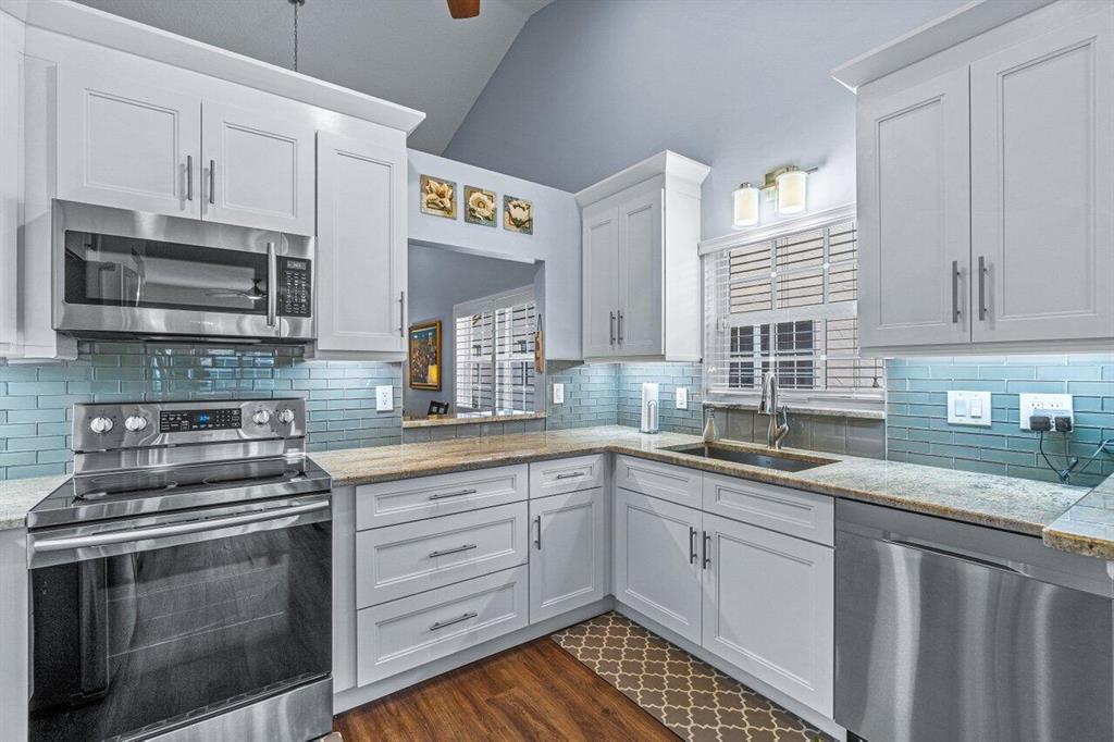 EMERALD POINTE 2 - Residential