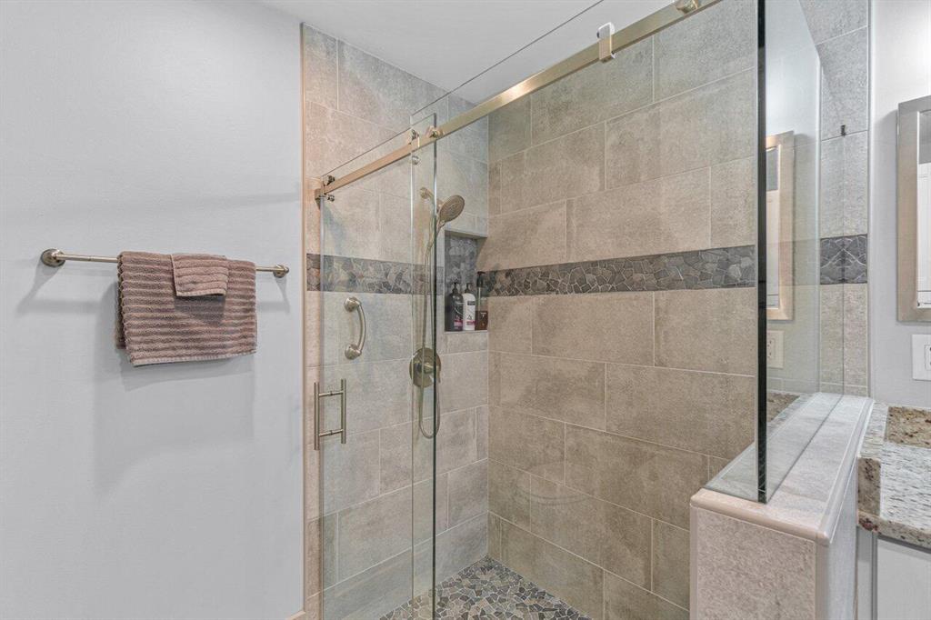 EMERALD POINTE 2 - Residential