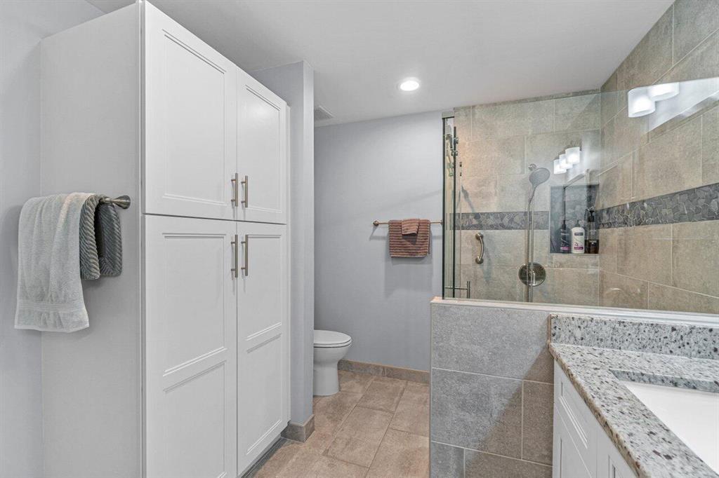 EMERALD POINTE 2 - Residential