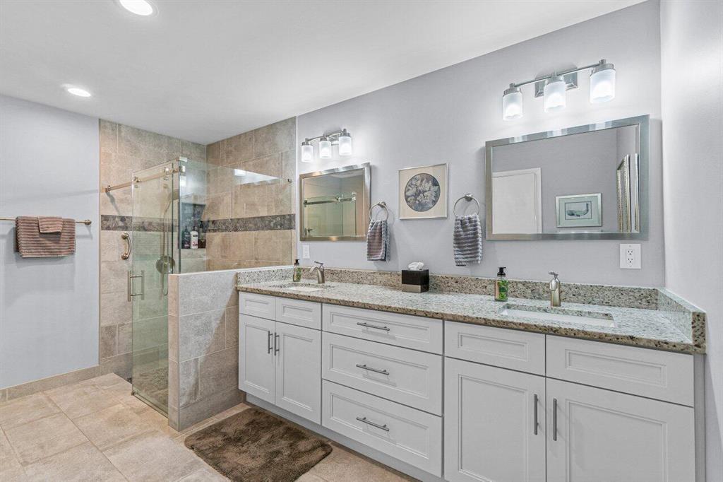 EMERALD POINTE 2 - Residential