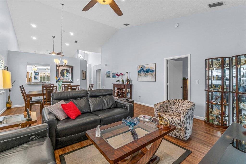 EMERALD POINTE 2 - Residential