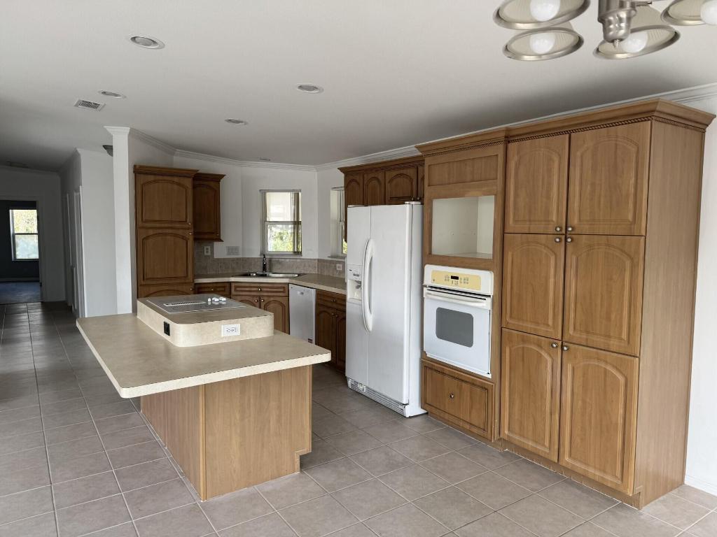 Spanish Lakes Country Club Village - Residential