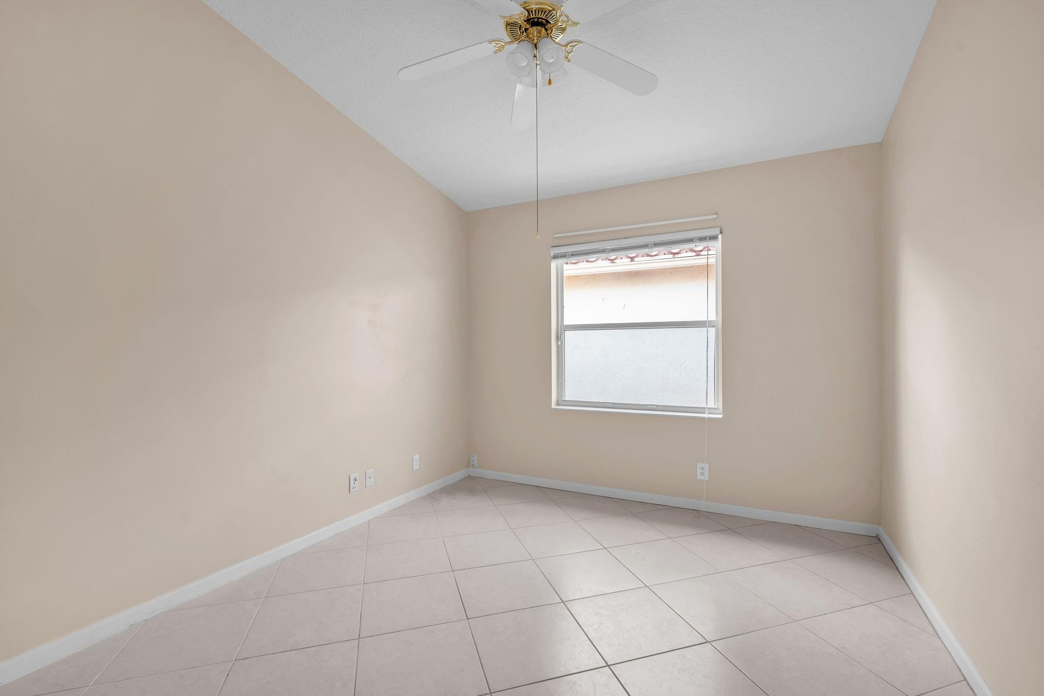 CASCADE LAKES - Residential Lease