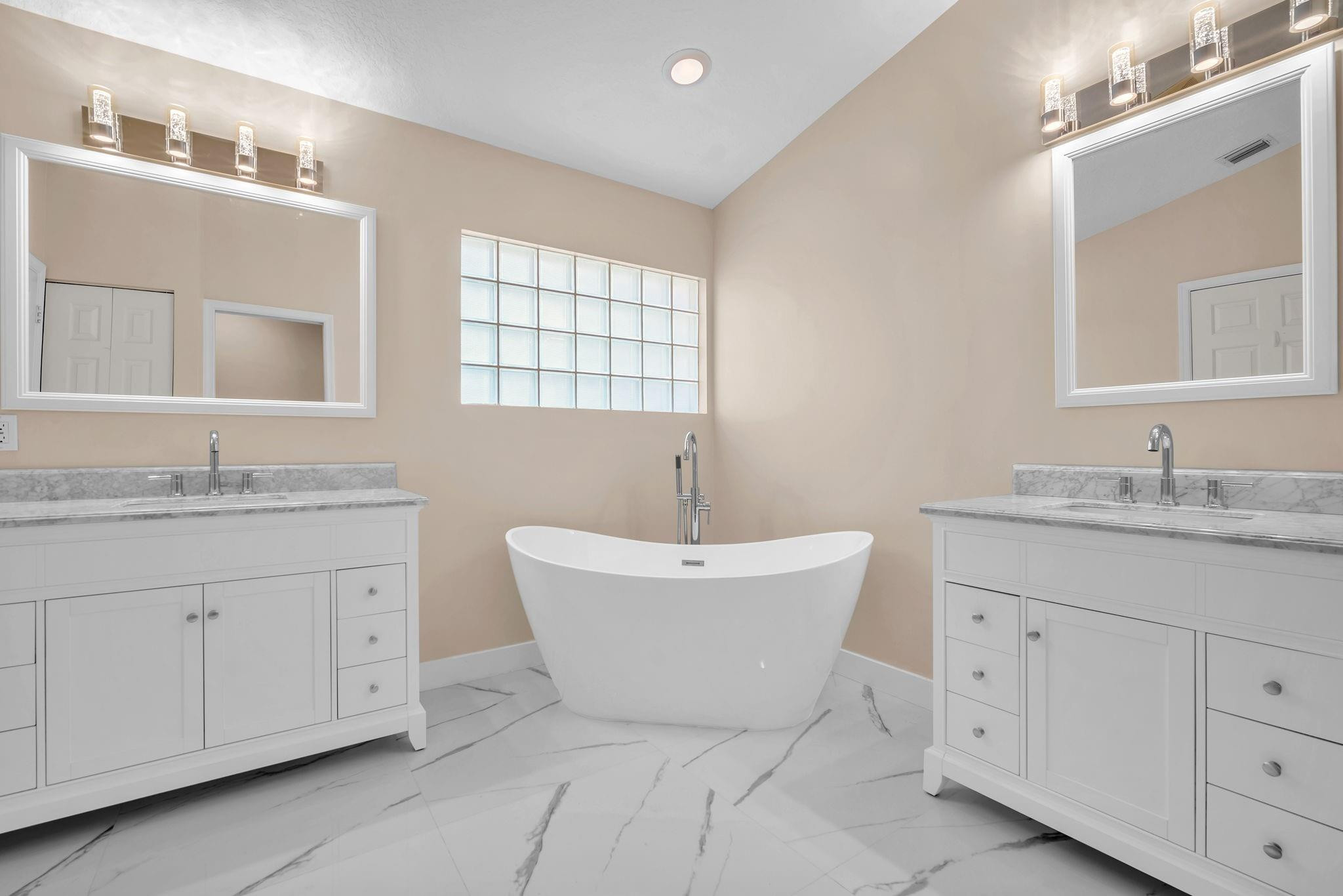 CASCADE LAKES - Residential Lease