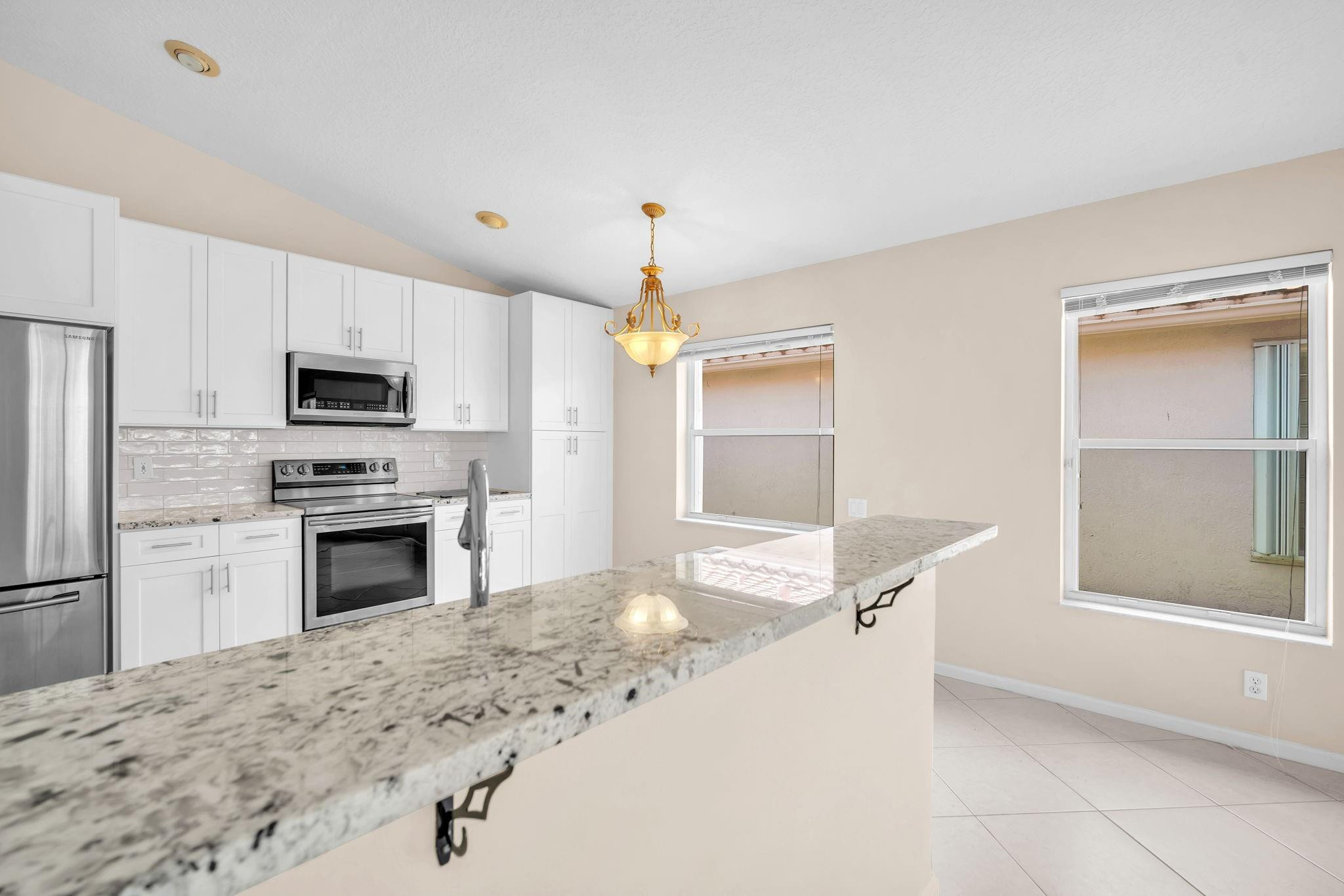 CASCADE LAKES - Residential Lease