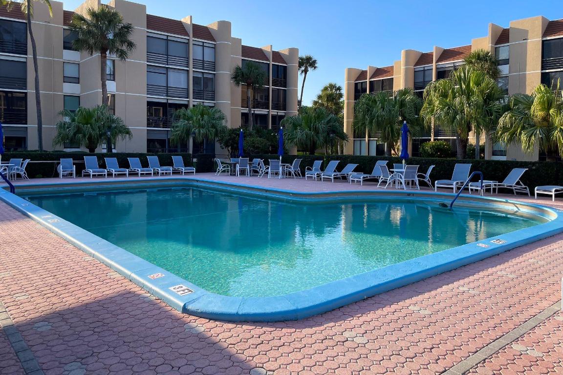 FAIRWINDS COVE CONDO - Residential