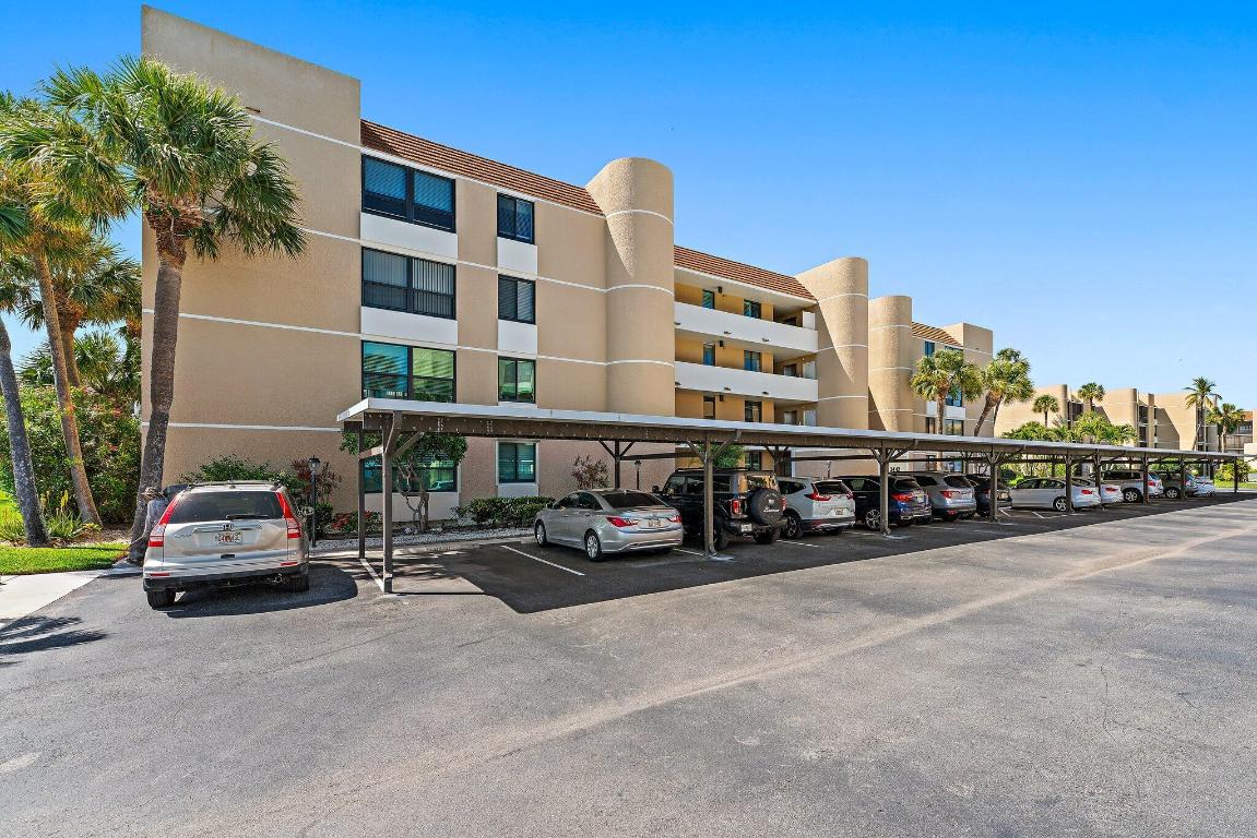 FAIRWINDS COVE CONDO - Residential