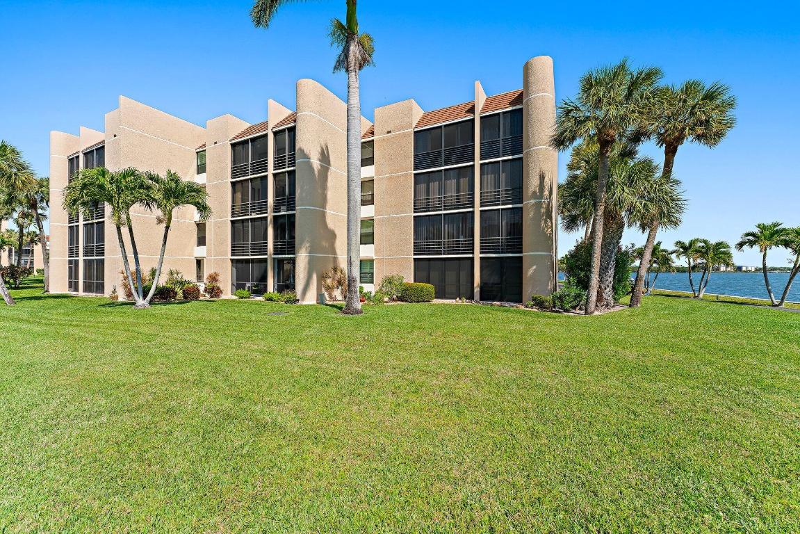 FAIRWINDS COVE CONDO - Residential