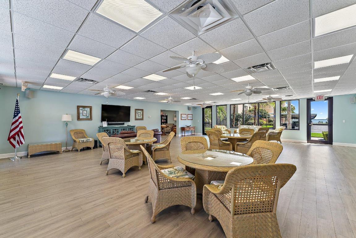 FAIRWINDS COVE CONDO - Residential