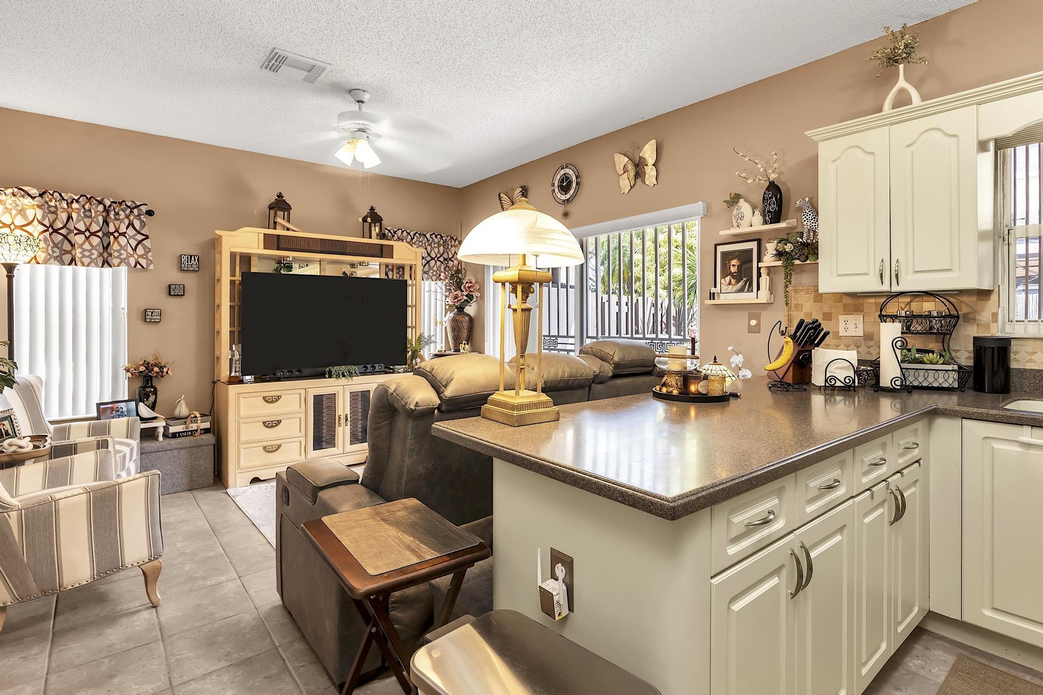 PASEOS AT MIAMI LAKES - Residential