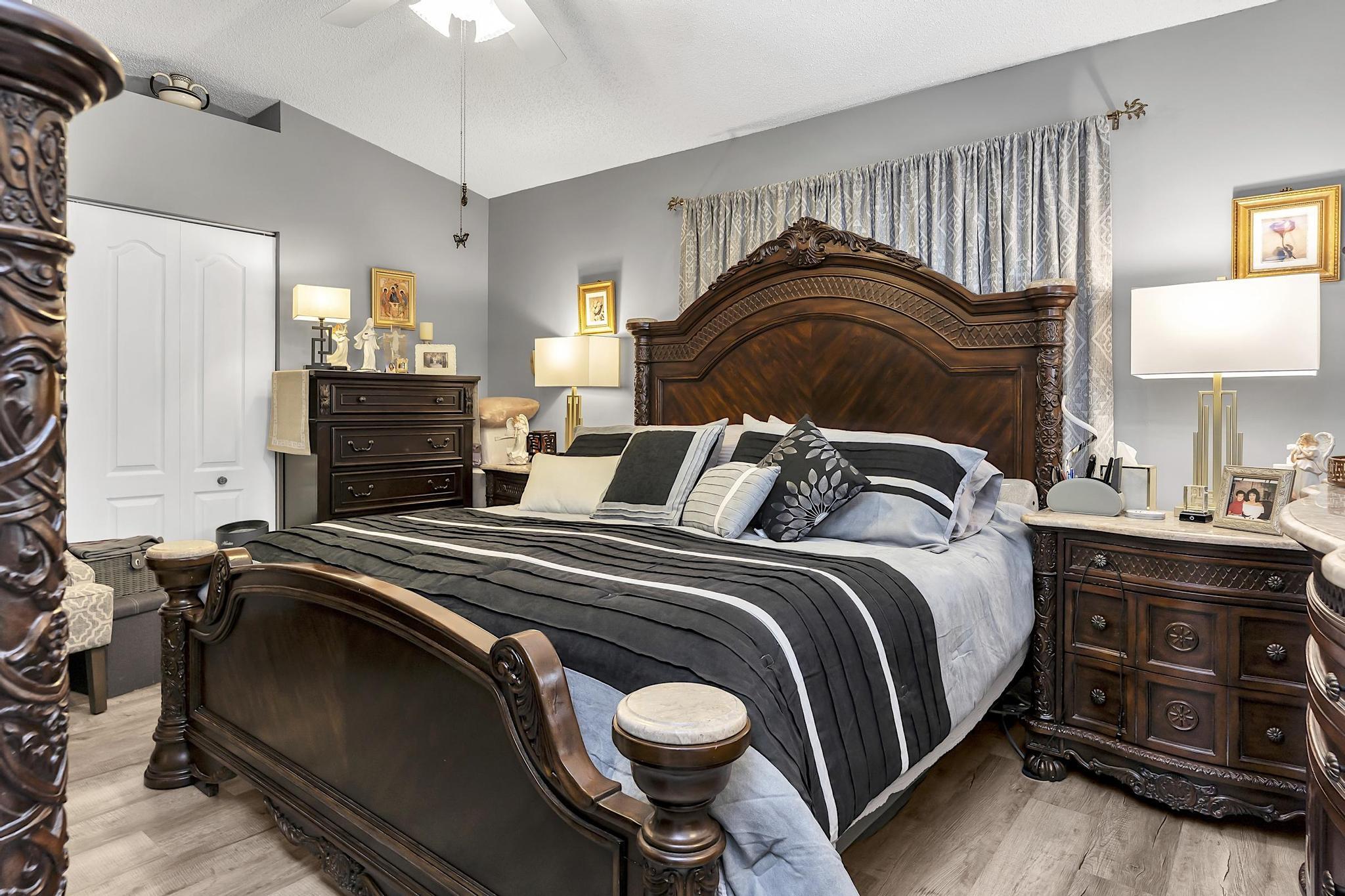 PASEOS AT MIAMI LAKES - Residential