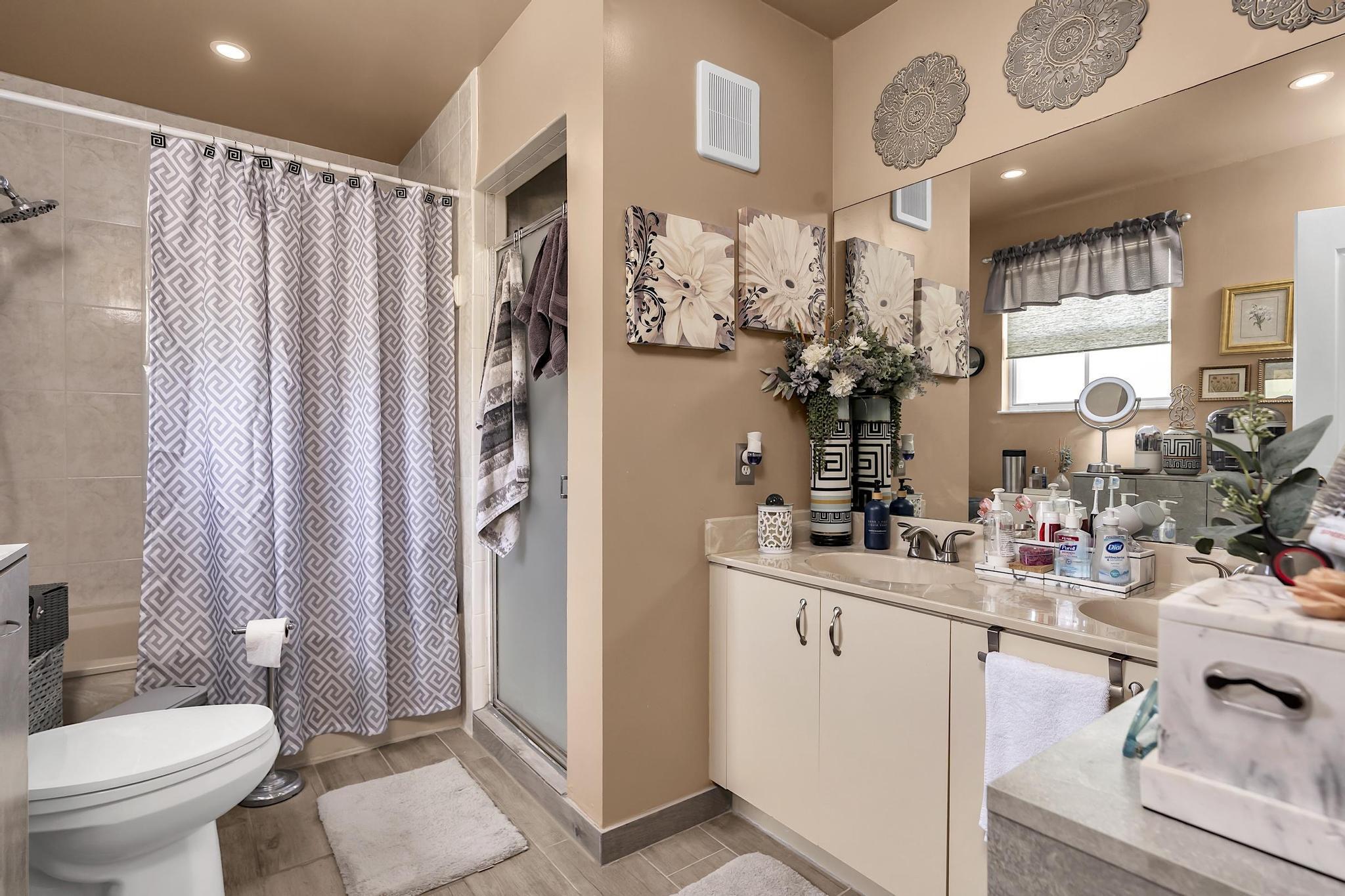 PASEOS AT MIAMI LAKES - Residential