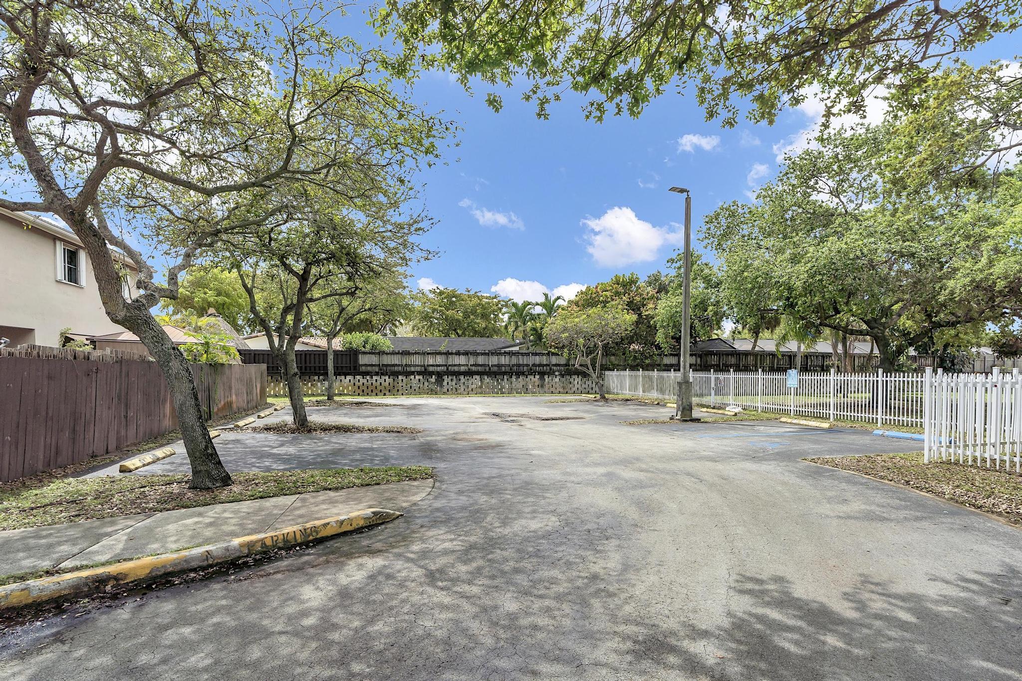 PASEOS AT MIAMI LAKES - Residential