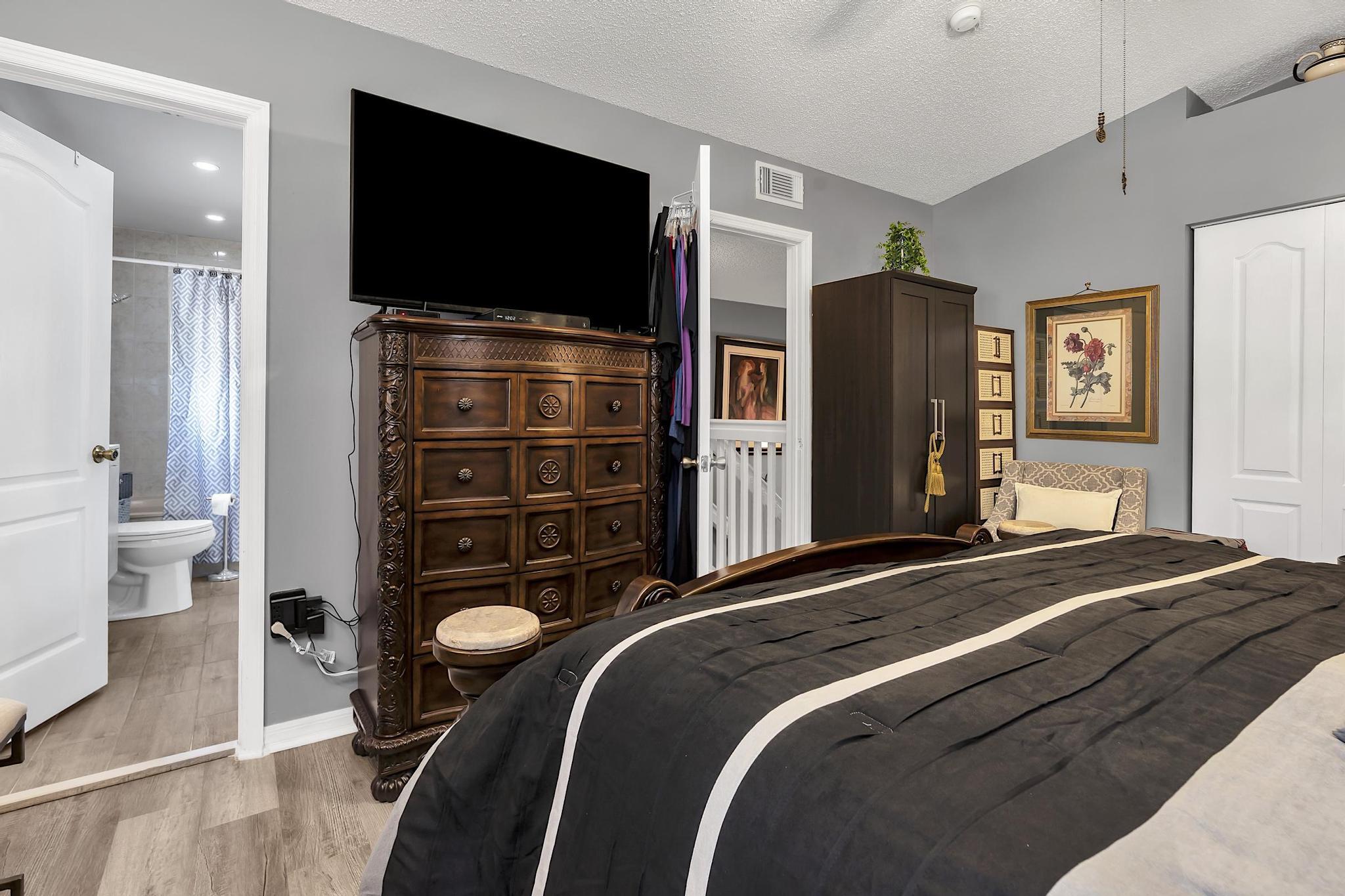 PASEOS AT MIAMI LAKES - Residential