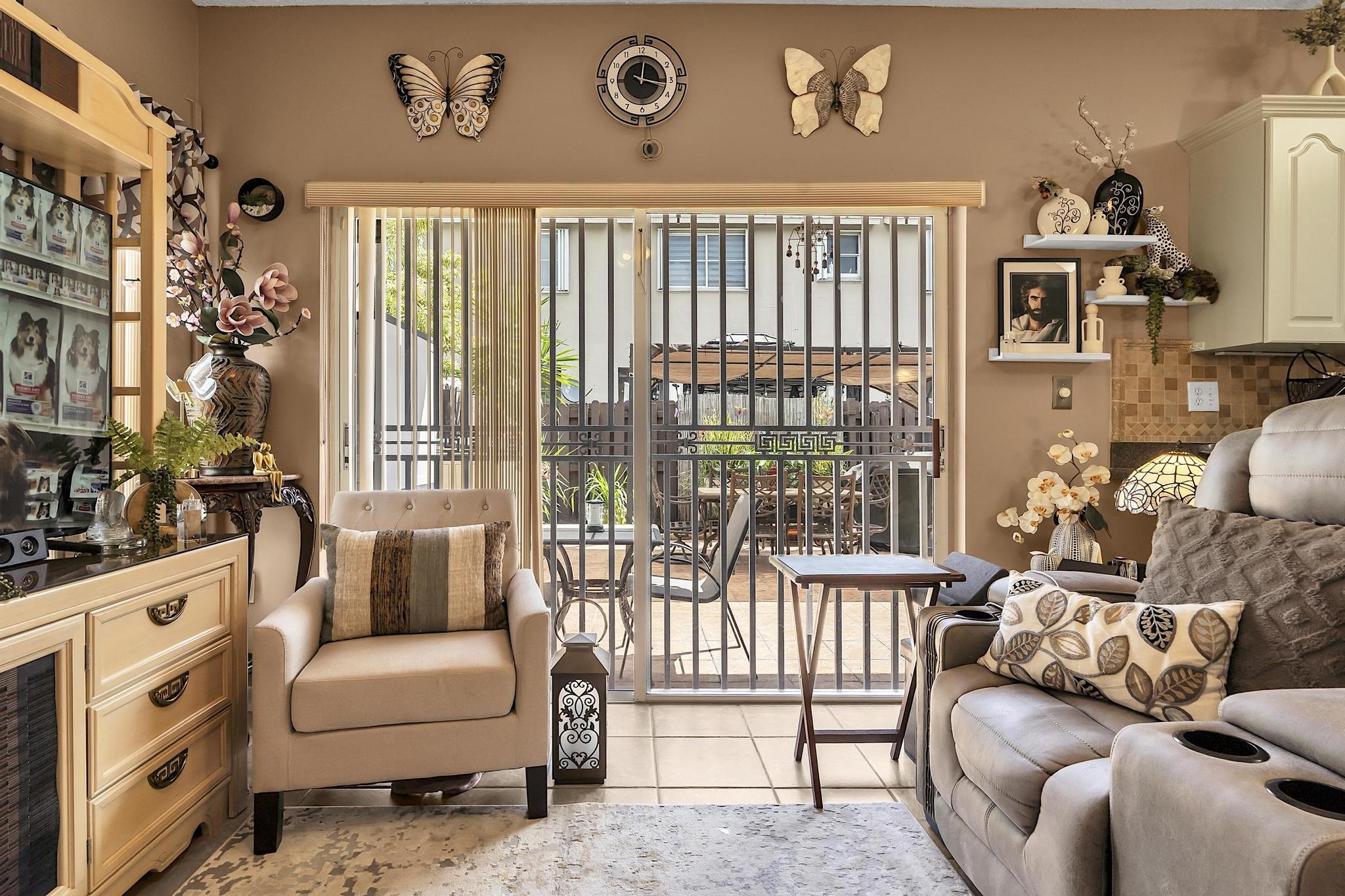 PASEOS AT MIAMI LAKES - Residential