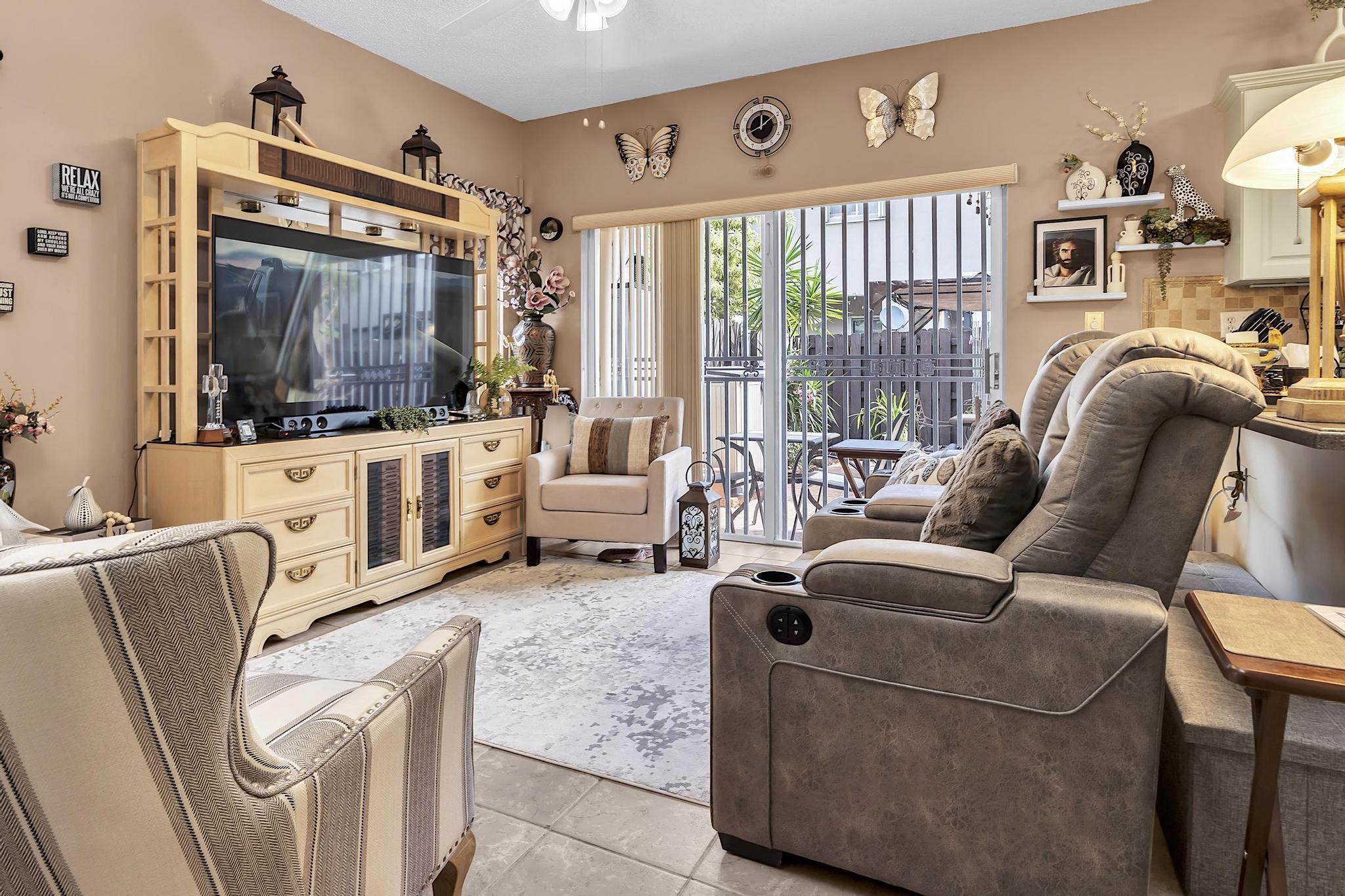 PASEOS AT MIAMI LAKES - Residential