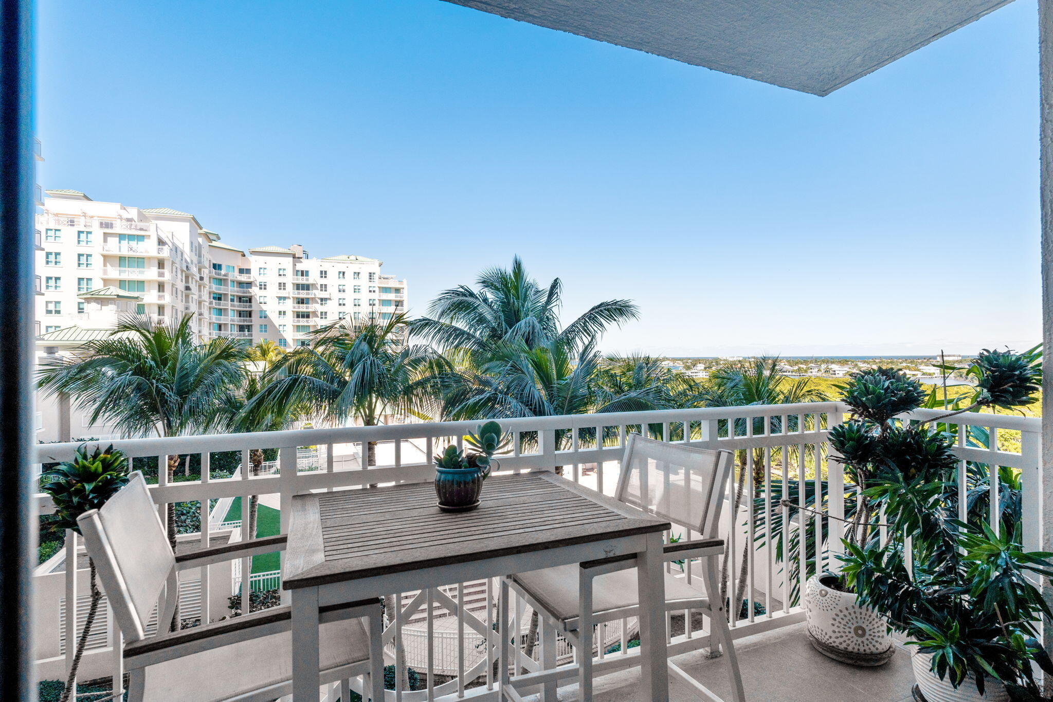 350 N Federal Highway 810