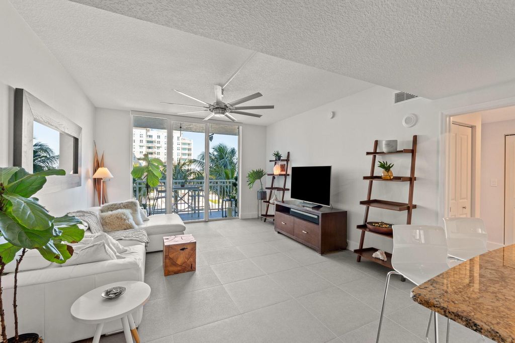 Photo of 350 N Federal Highway #810, Boynton Beach, FL 33435 (MLS # R11159400)