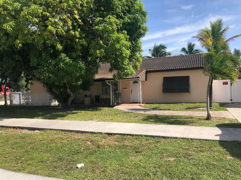 Photo of 118 NW 4th Street, Boynton Beach, FL 33435 (MLS # R11141427)