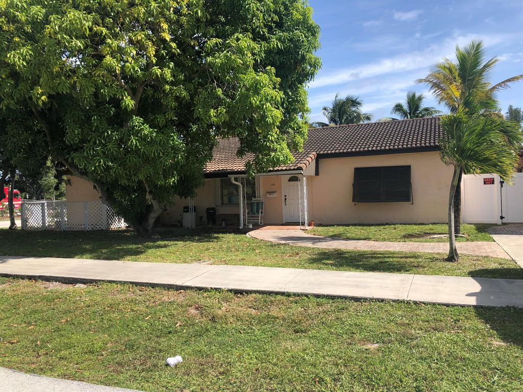 Photo of 118 NW 4th Street, Boynton Beach, FL 33435 (MLS # R11141427)