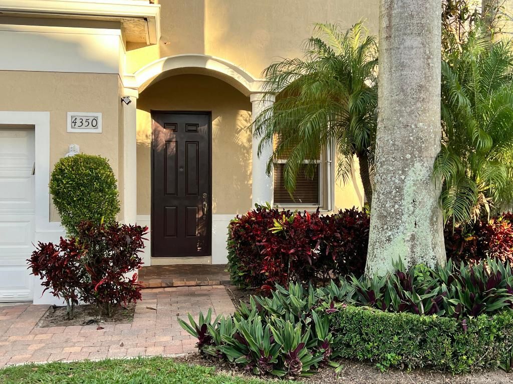 Photo of 4350 Key Lime Boulevard, Boynton Beach, FL 33436 (MLS # R11154428)