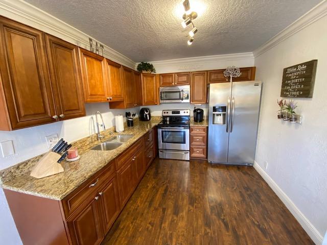 FOREST LAKES - Residential