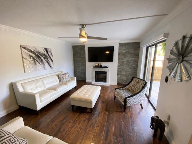 FOREST LAKES - Residential