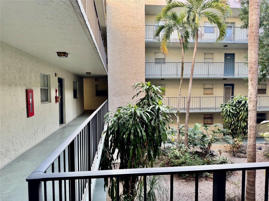 COURTYARDS OF BROWARD - Residential