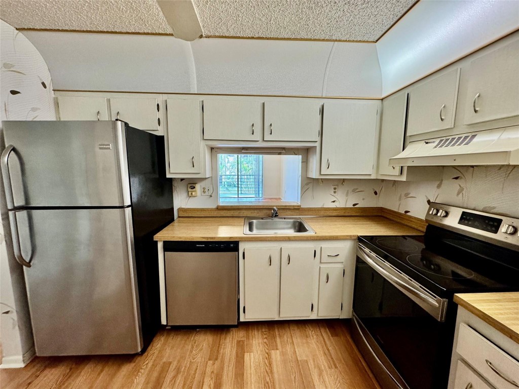 COURTYARDS OF BROWARD - Residential