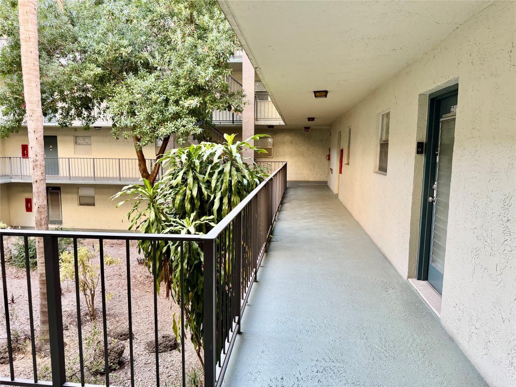 COURTYARDS OF BROWARD - Residential