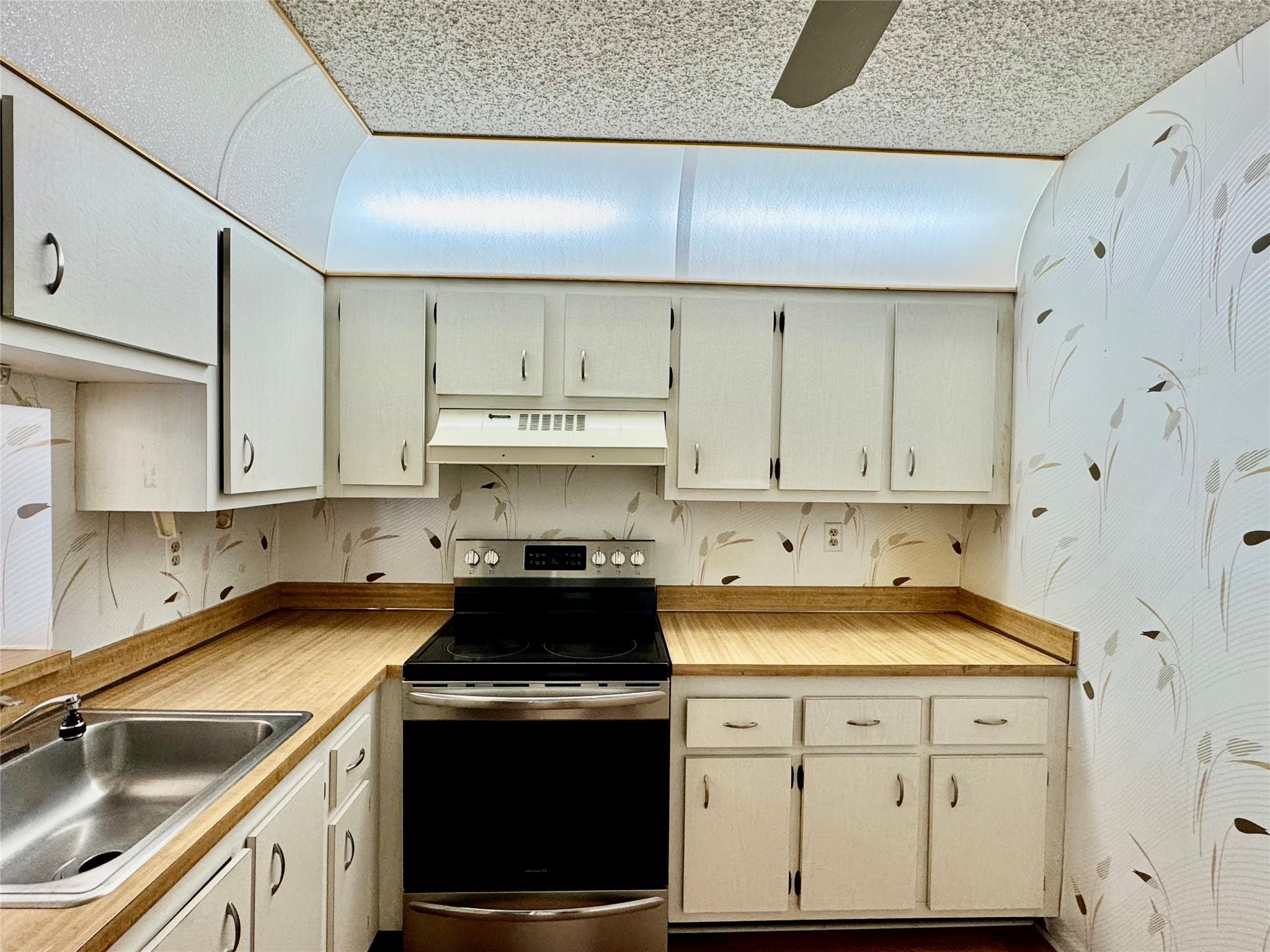 COURTYARDS OF BROWARD - Residential