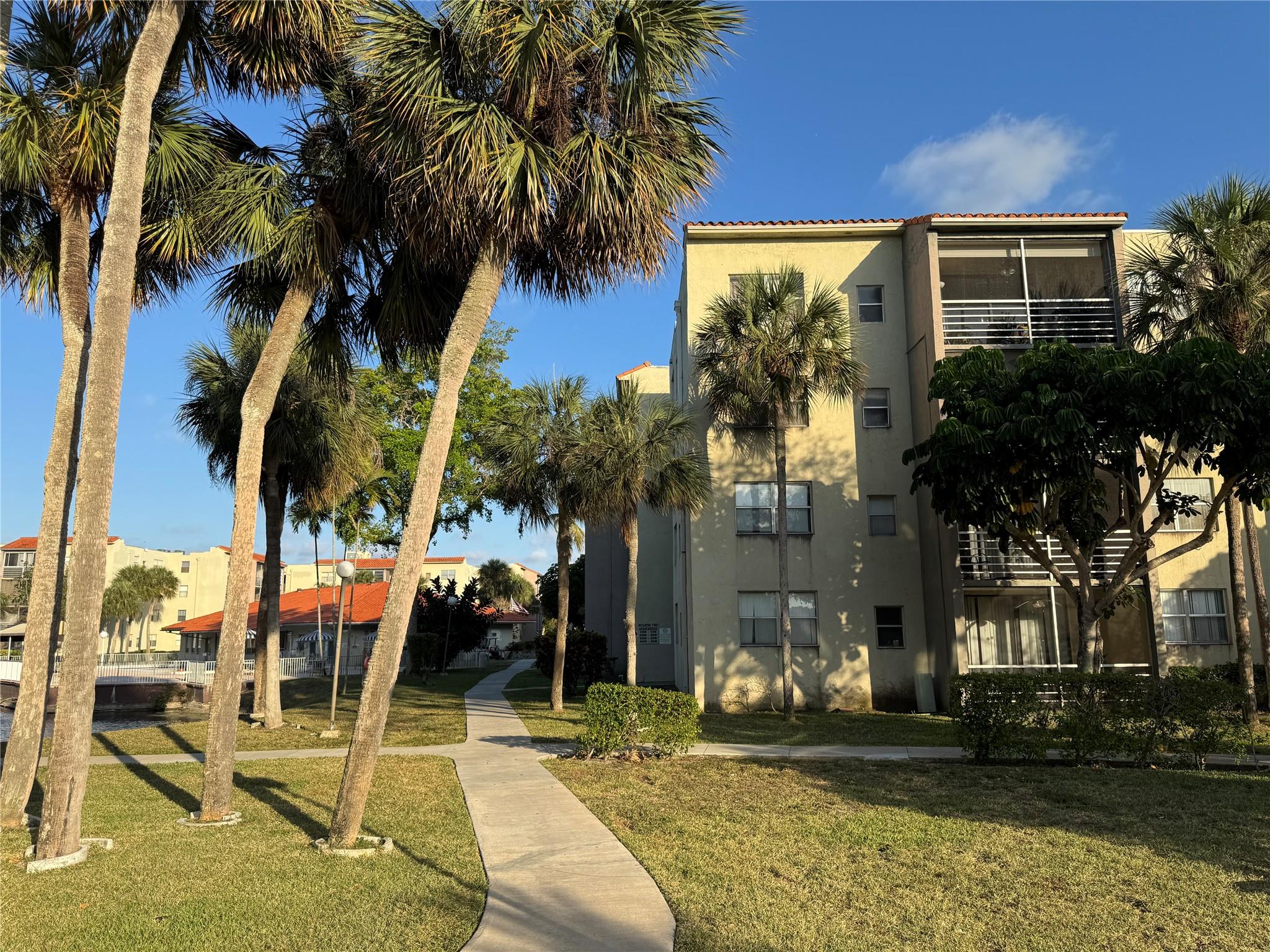 COURTYARDS OF BROWARD - Residential