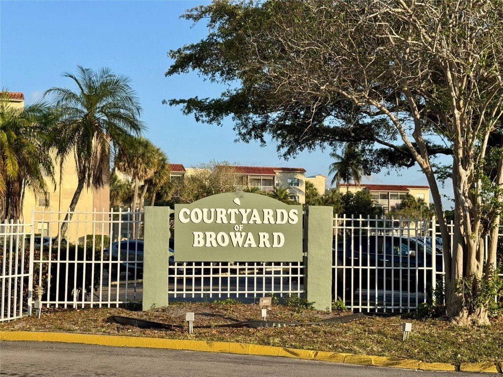 COURTYARDS OF BROWARD - Residential