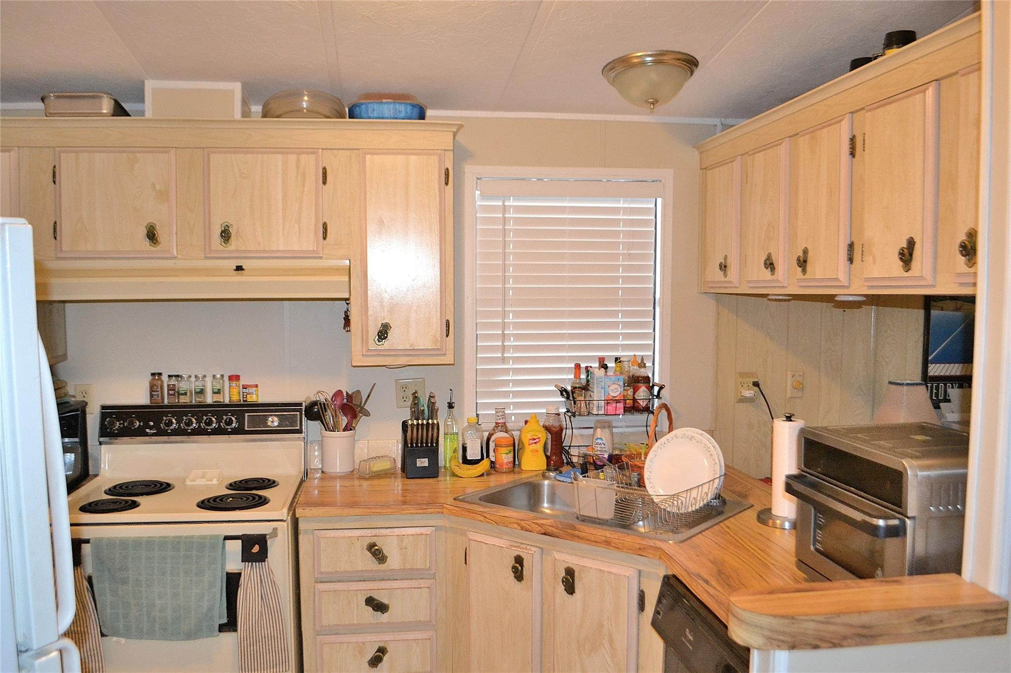 3039 SW 52nd St, Fort Lauderdale, FL, 33312/$257,000 2 3039 SW 52nd St