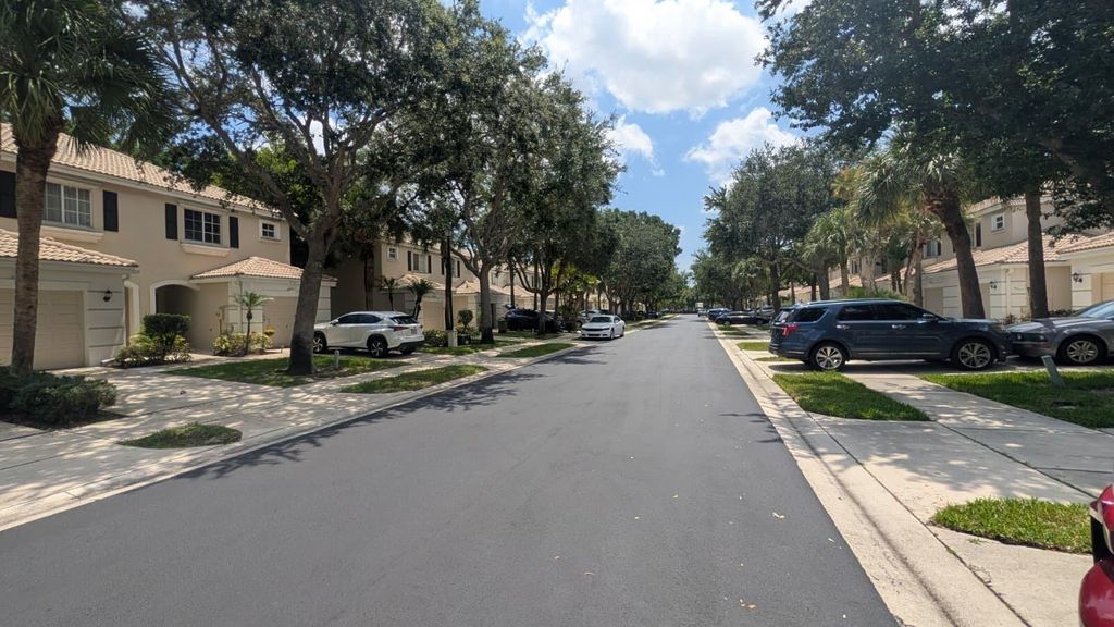 Photo of 4715 Palmbrooke Circle, West Palm Beach, FL 33417 (MLS # B26047286)