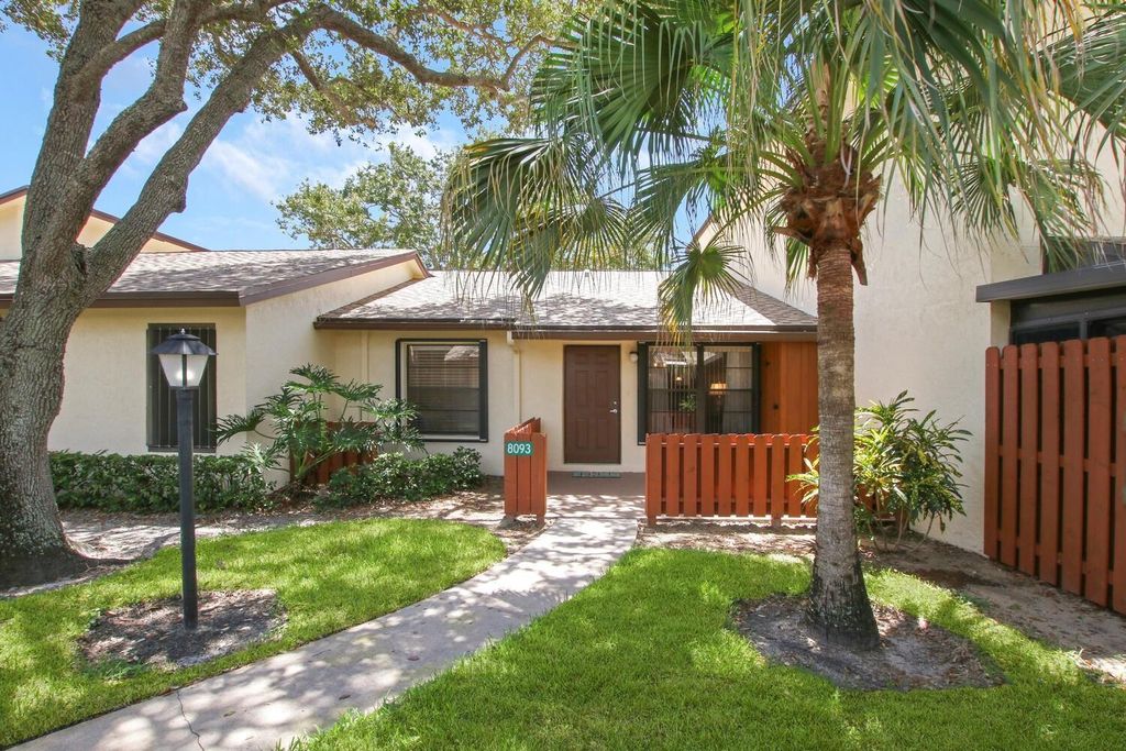 Photo of 8093 SE Villa Circle, Hobe Sound, FL 33455 (MLS # R11108608)