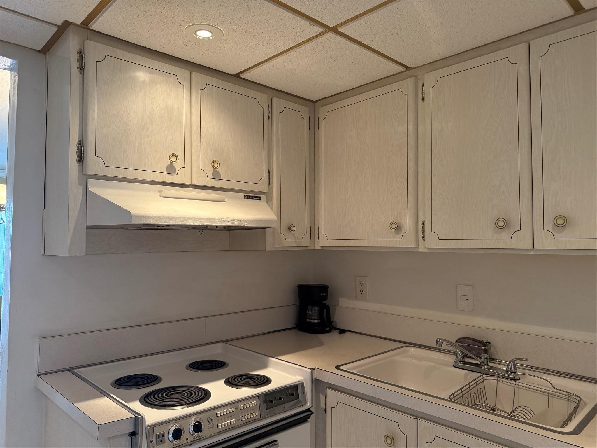 VIRGINIAN APARTMENTS - Residential Lease