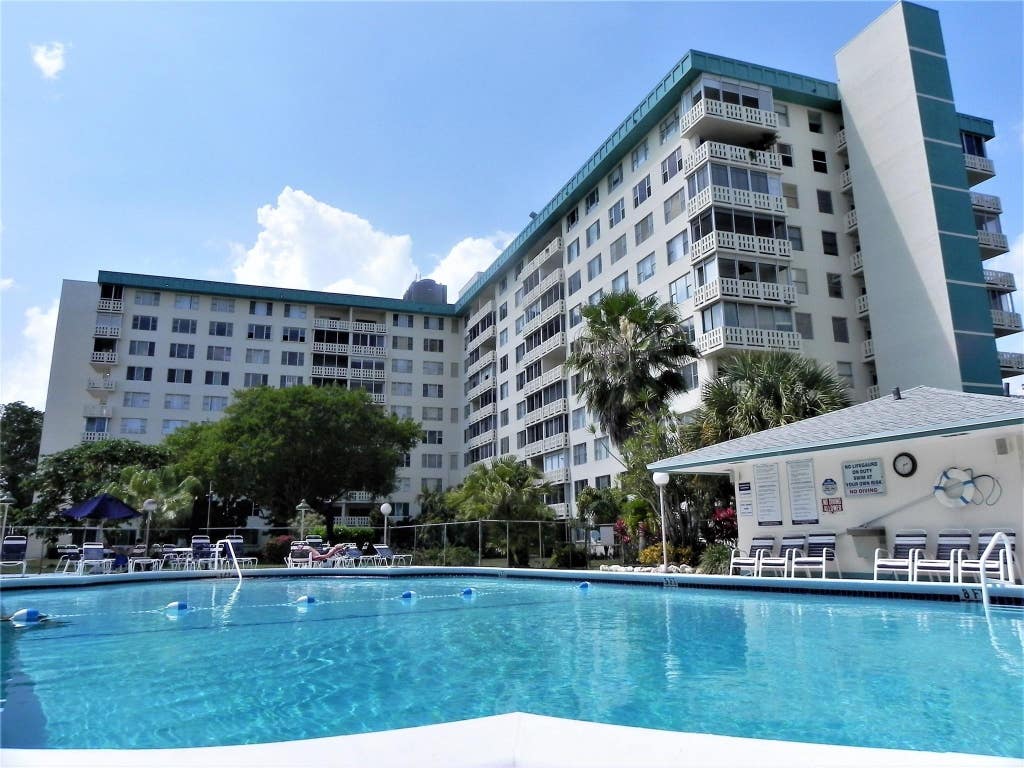 Photo of 4330 Hillcrest Drive #402, Hollywood, FL 33021 (MLS # F10454053)