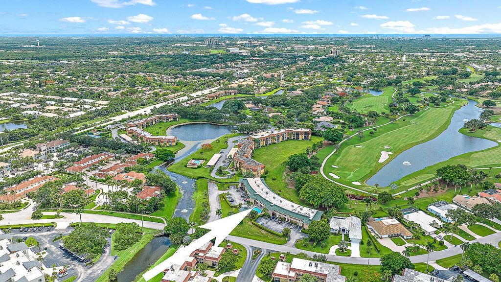Photo of 11800 Avenue Of The Pga #4, Palm Beach Gardens, FL 33418 (MLS # R10996358)